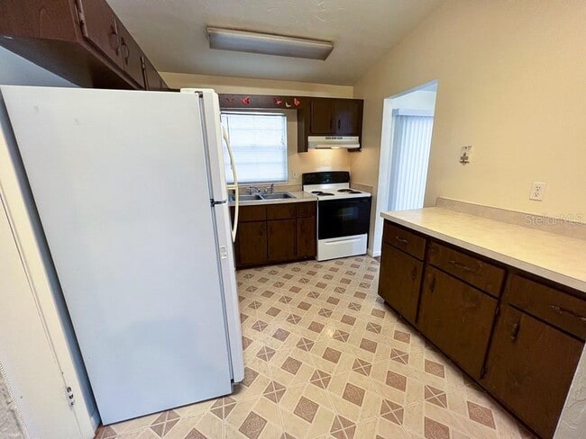 Building Photo - 5210 NW 24th Pl