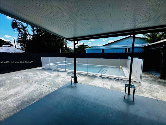 Building Photo - 1543 SW 74th Ct