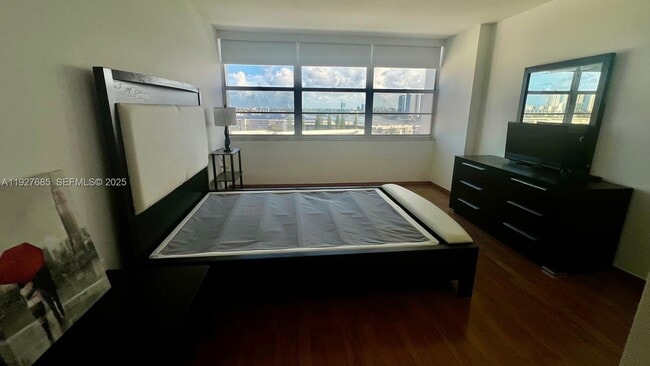 Building Photo - 18031 Biscayne Blvd