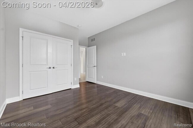 Building Photo - 43721 Legacy Dr