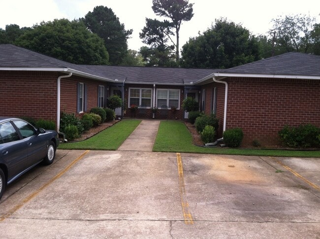 Primary Photo - 105 Wynnwood Dr