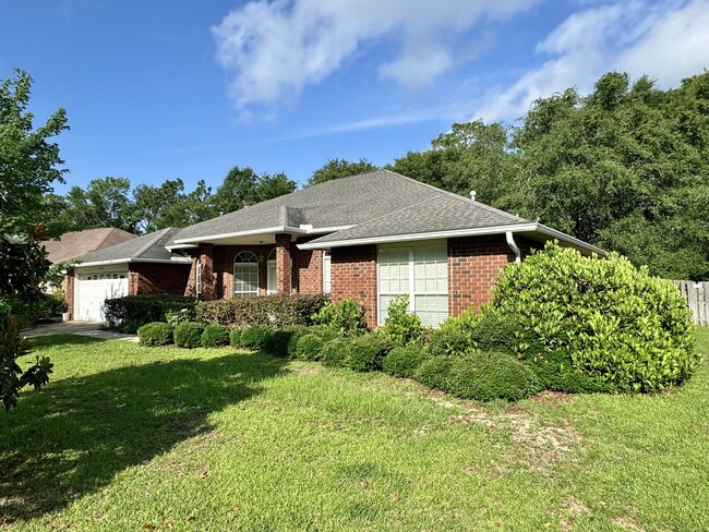 Building Photo - 624 Territory Ln