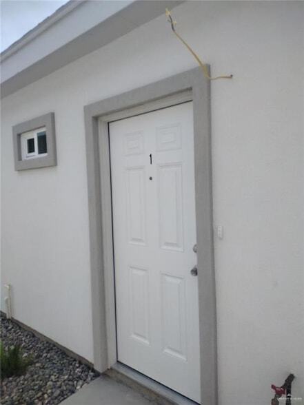 Building Photo - 1409 Shavano Dr