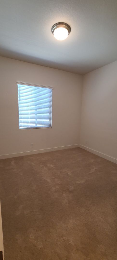 Building Photo - Next Gen Home with main house and guess unit in Spring lake Area