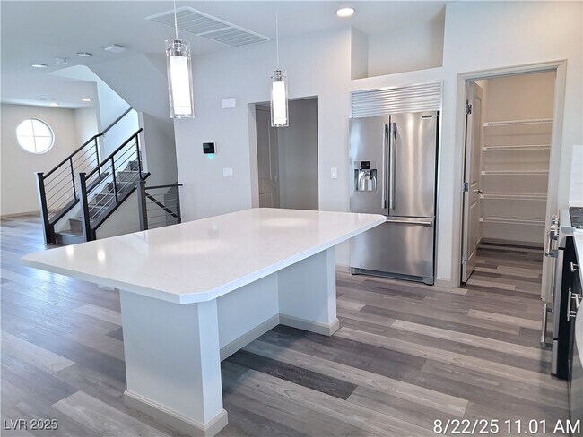 Building Photo - 8037 Misty Canyon Ave