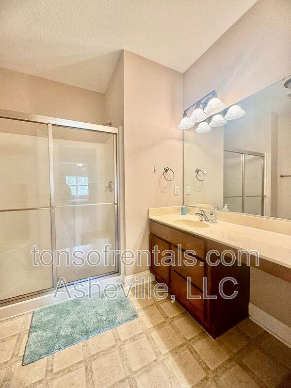 Building Photo - 93 Foxden Dr