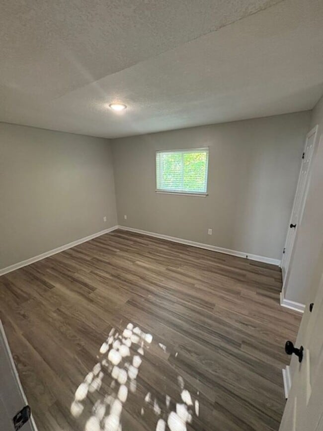 Building Photo - Live by UofM: Updated 1BR Apartment with W...