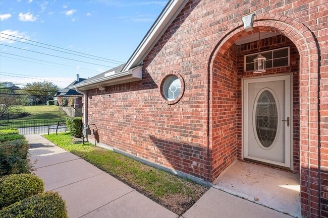 Building Photo - 2311 Ragland Rd