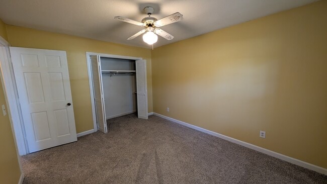 Building Photo - 2622 Kingston Dr