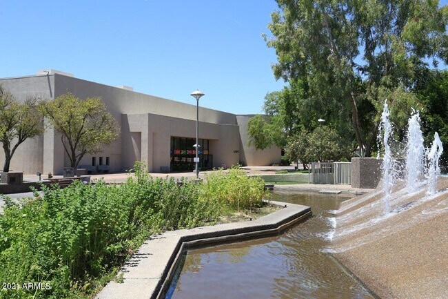 Building Photo - 4950 N Miller Rd