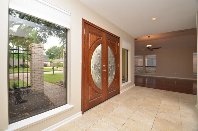 Building Photo - 12310 Burgoyne Dr