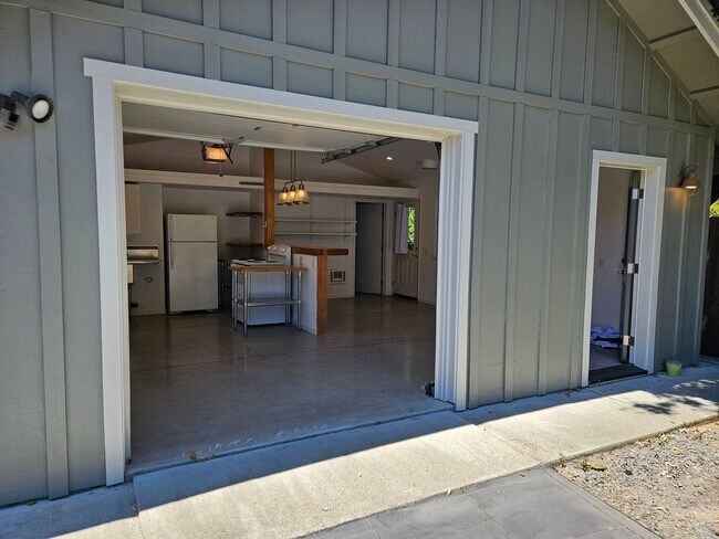 Building Photo - 4317 Raymonde Way