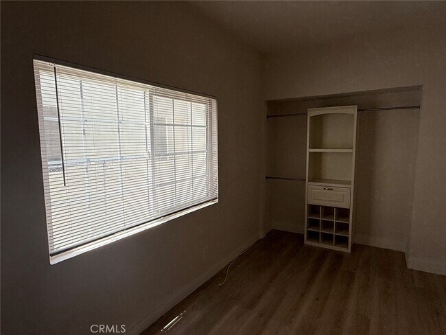Building Photo - 1231 S Mariposa Ave