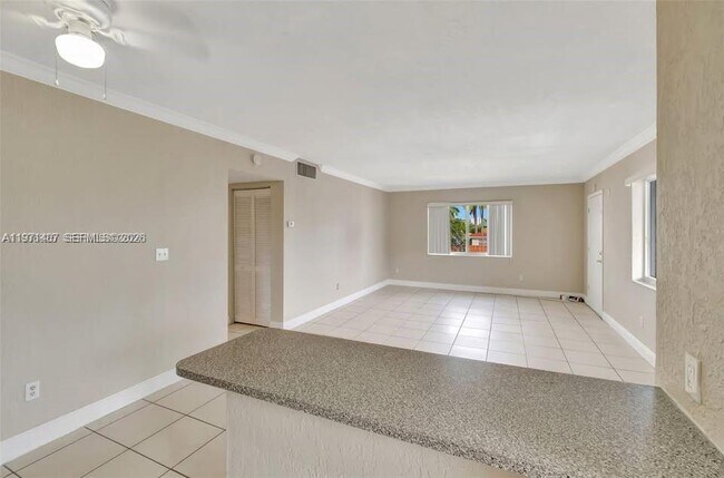 Building Photo - 898 NW 45th Ave