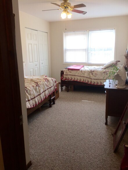 Bed room 1 - 1331 W 3rd St