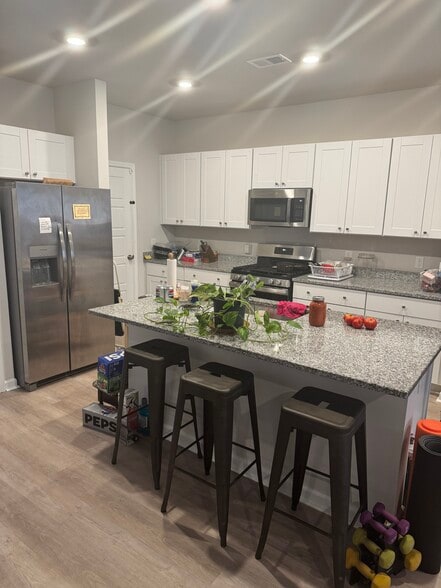 Building Photo - 8032 Reagan Way