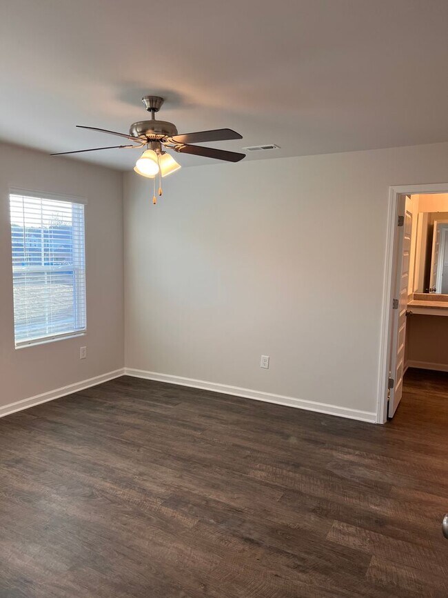 Building Photo - Coming Soon! Pre-Lease This Stunning 3-Bed, 2.5-Bath Home in Cullman