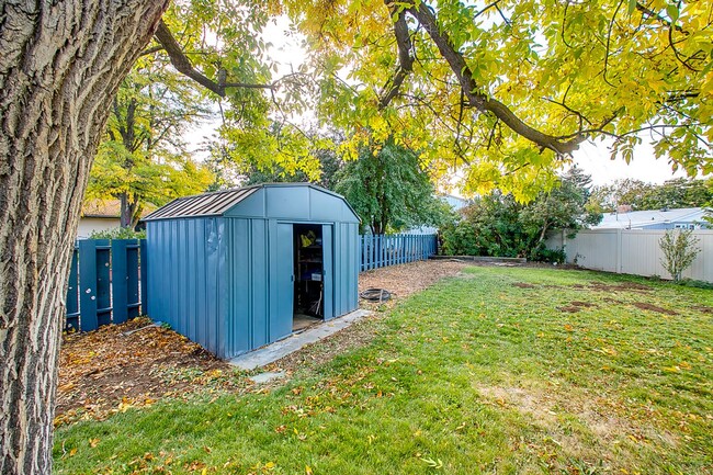 Building Photo - Boise Bench Home w/ Sun Room