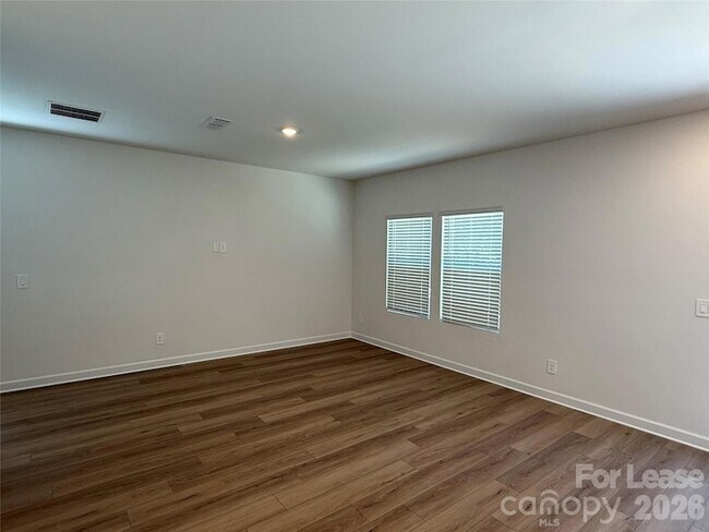 Building Photo - 436 Luna Ln