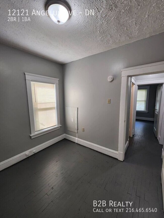 Building Photo - 12121 Angelus Ave