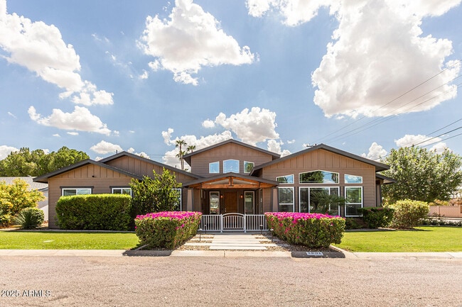 Primary Photo - 3801 E Glenrosa Ave