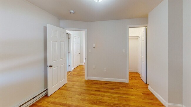 Building Photo - 67 Marion St