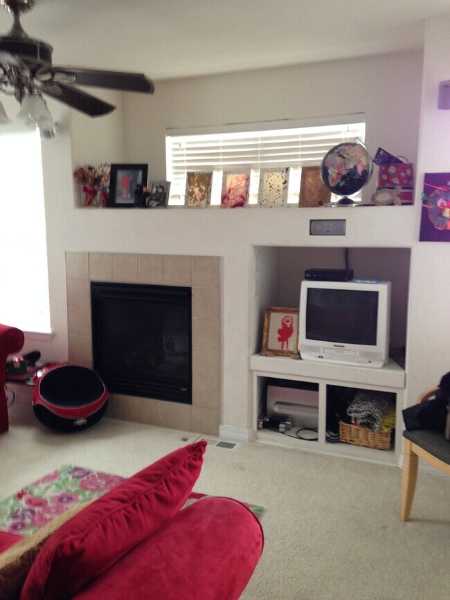 Building Photo - Spacious 2 bed 2.5 bath Broomfield Townhom...