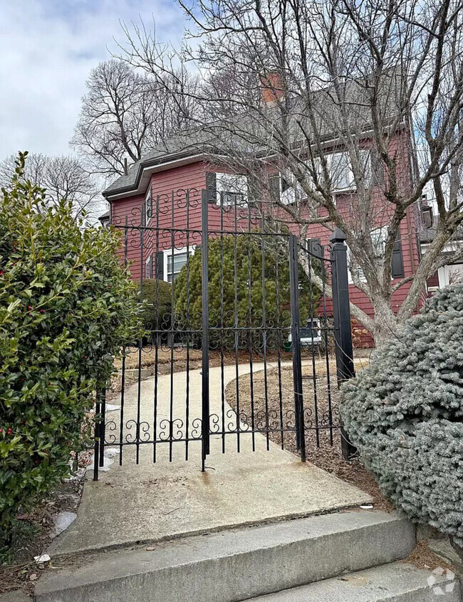 Building Photo - 177 Bellingham Ave