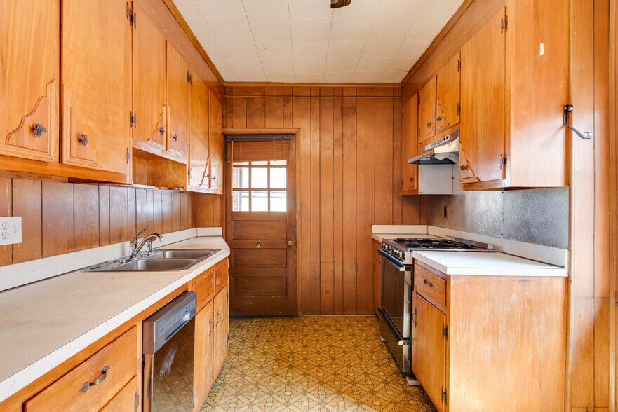 Building Photo - 2622 Idlewood Ave