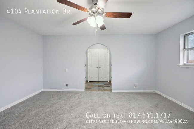 Building Photo - 4104 Plantation Dr