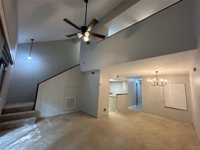 Building Photo - 4406 SW 70th Terrace