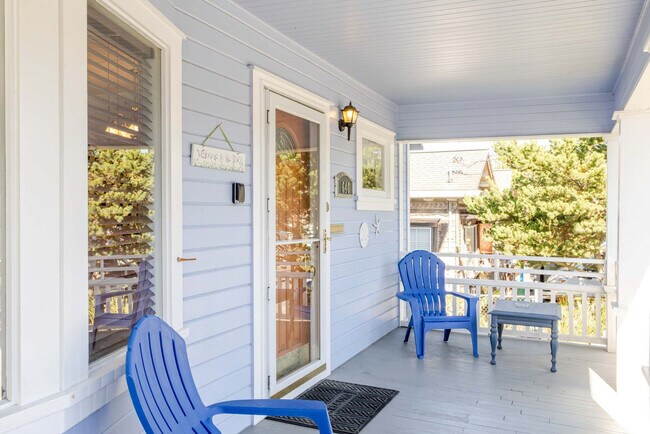 Building Photo - 640 S Columbia St