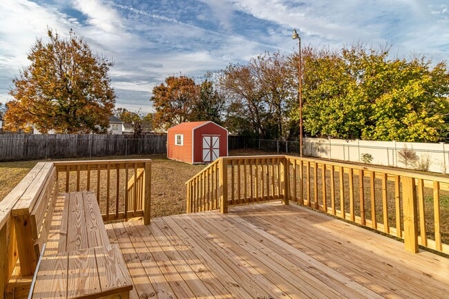 Building Photo - MUST SEE 3 BR | 2 BA w/ Finished Bonus Roo...