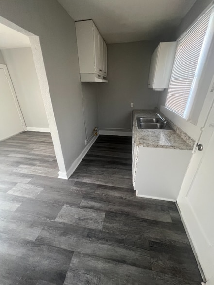 Building Photo - 1743 Sichel St