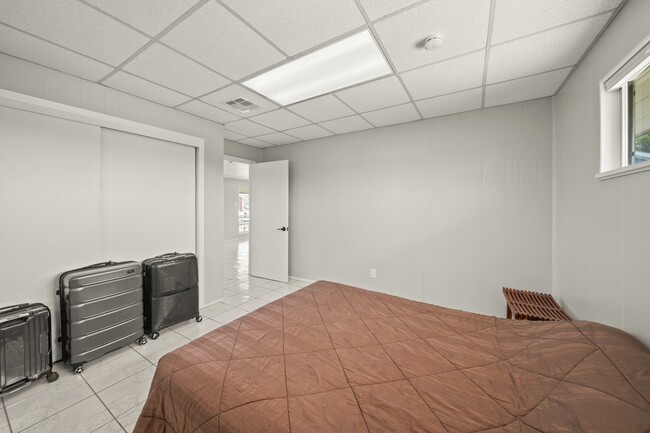 Building Photo - 1031 Star Dr