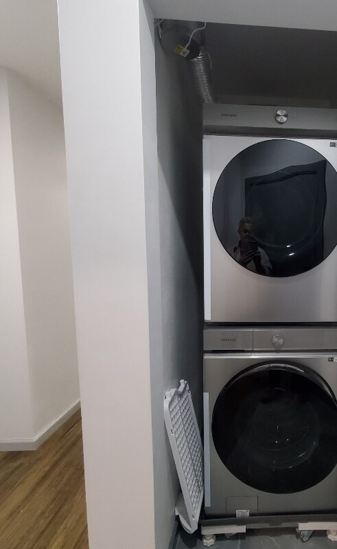 Building Photo - 232 1st St