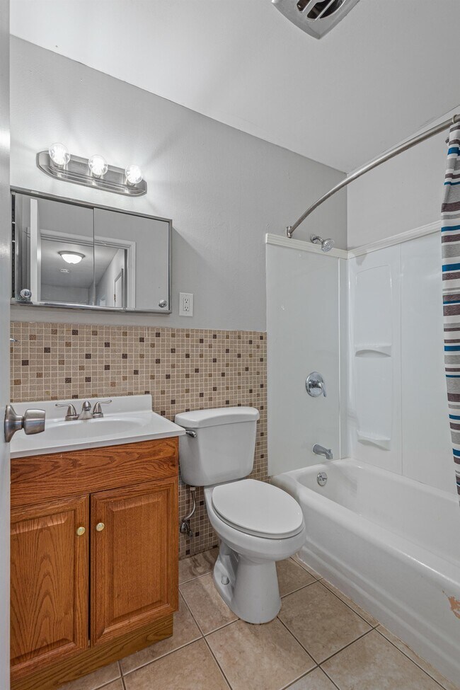 Building Photo - 3280 Brookshire Dr