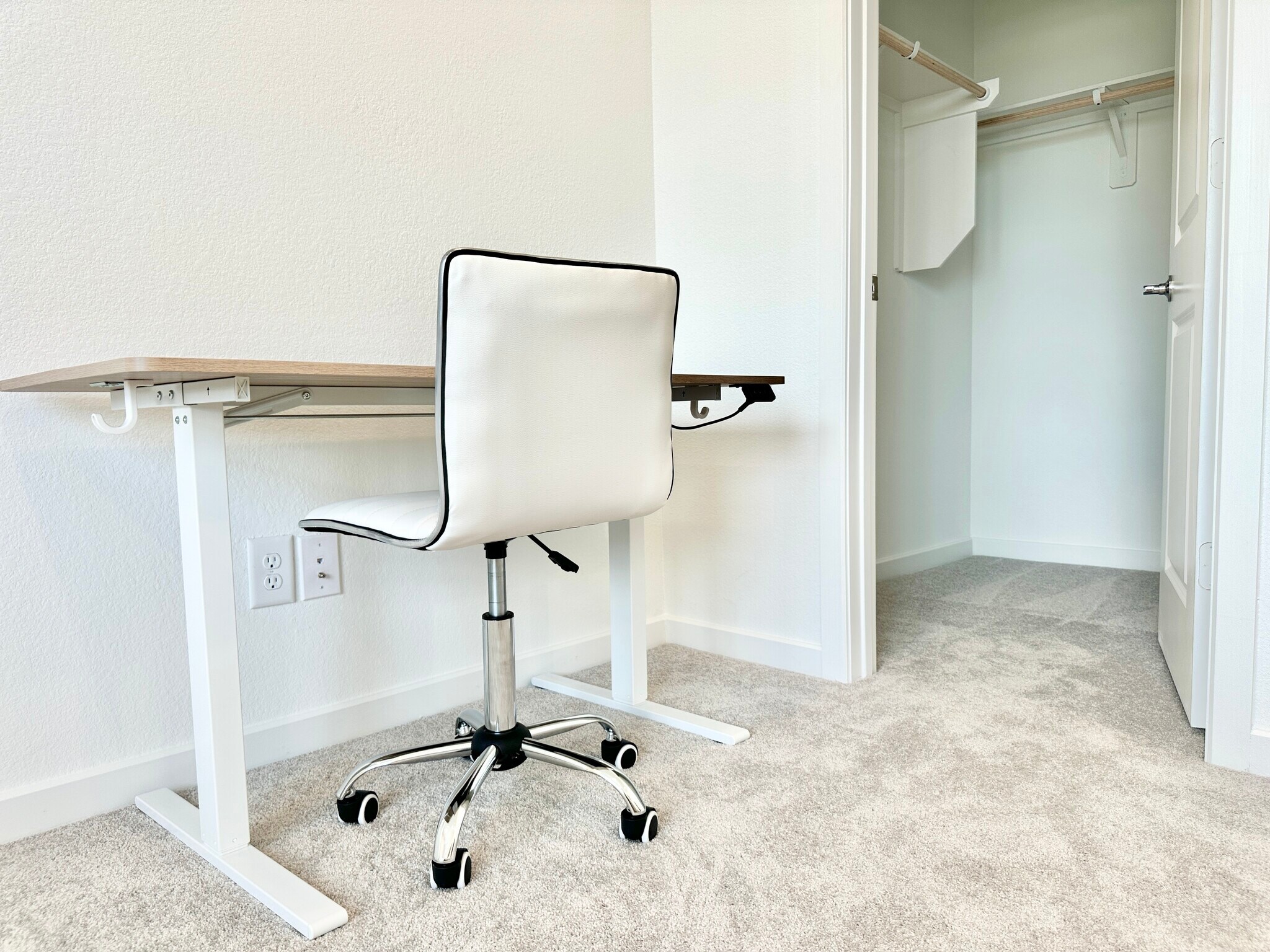 Building Photo - 7734 Primrose Myrtle Ln