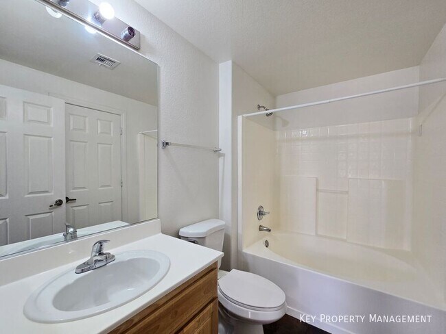 Building Photo - 5855 Valley Dr