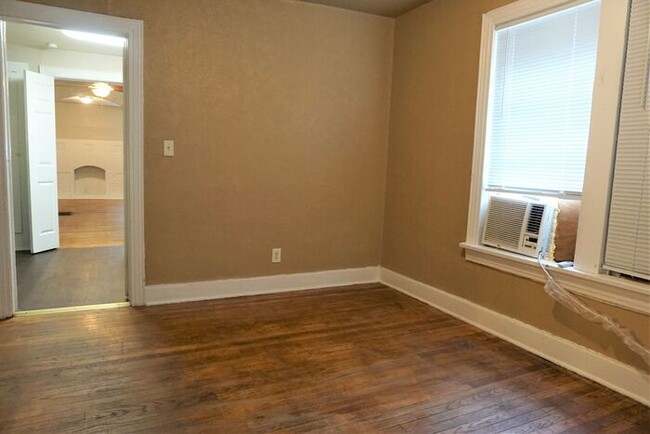 Building Photo - 1 Bed 1 Bath in the Gast Height in NE OKC