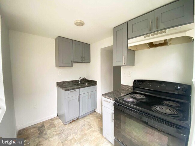 Building Photo - 3329 Malta St