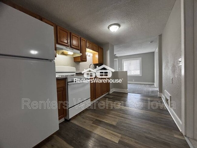 Building Photo - 2802 SE 8th Ct