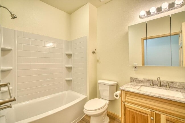 Building Photo - 126 2nd St