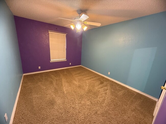 Building Photo - 5168 Femmer Ct