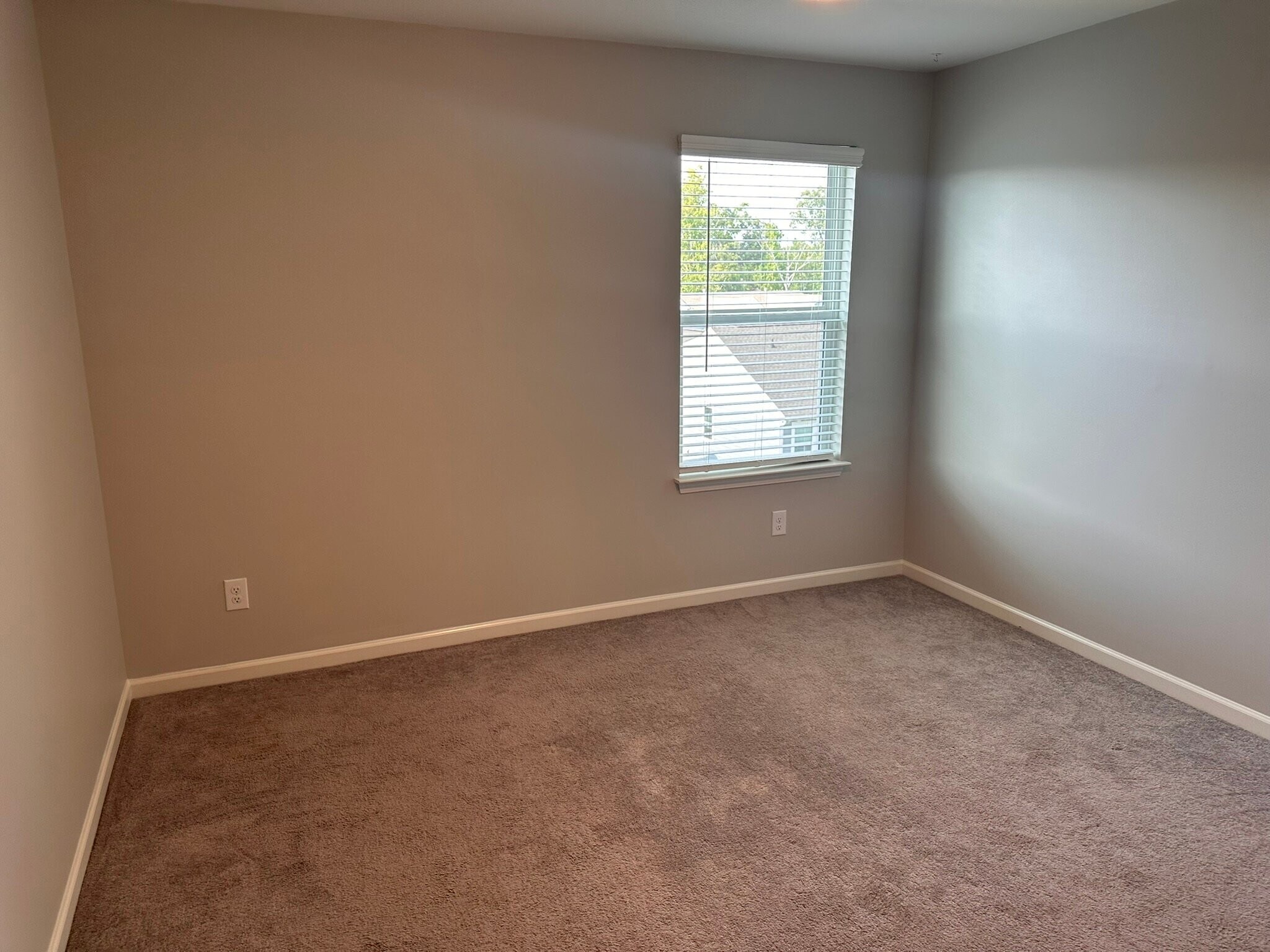 Building Photo - 7556 Hartsfield Dr
