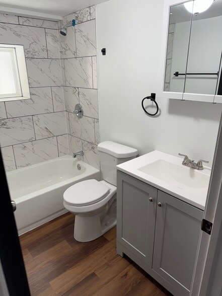 Building Photo - 2309 W 47th Pl