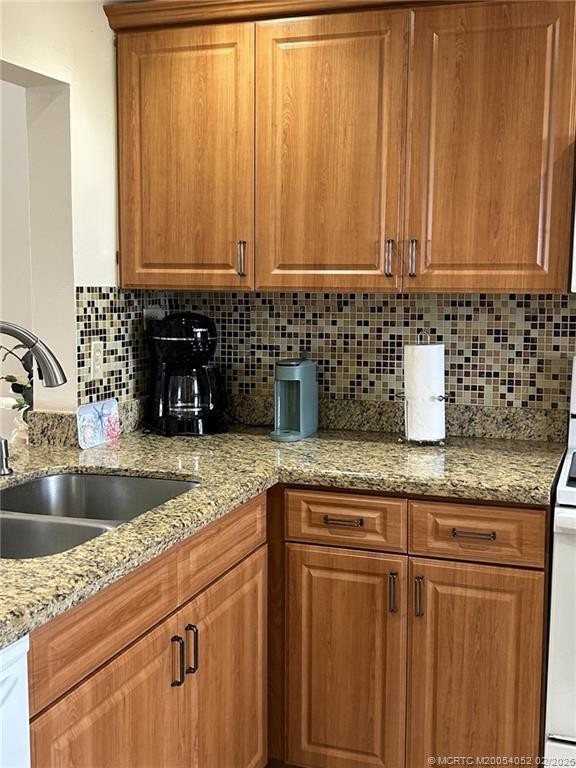 Building Photo - 10102 S Ocean Dr