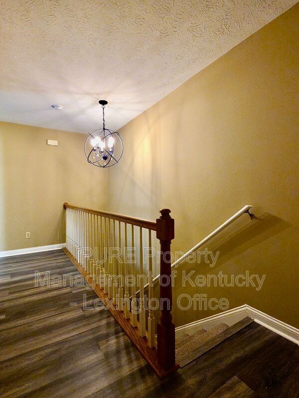 Building Photo - 1322 Lancaster Rd