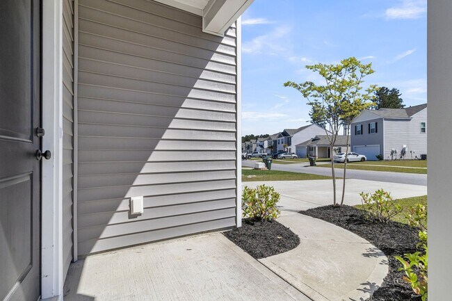 Building Photo - Beautiful 3 bedroom/3 bathroom two story home available in Cane Bay!