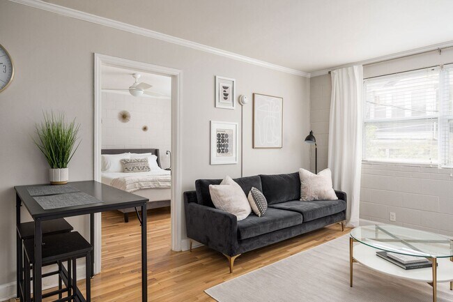 Building Photo - One Bedroom Across From Walking & Biking Trails in Fisher Park - Water & Parking Included